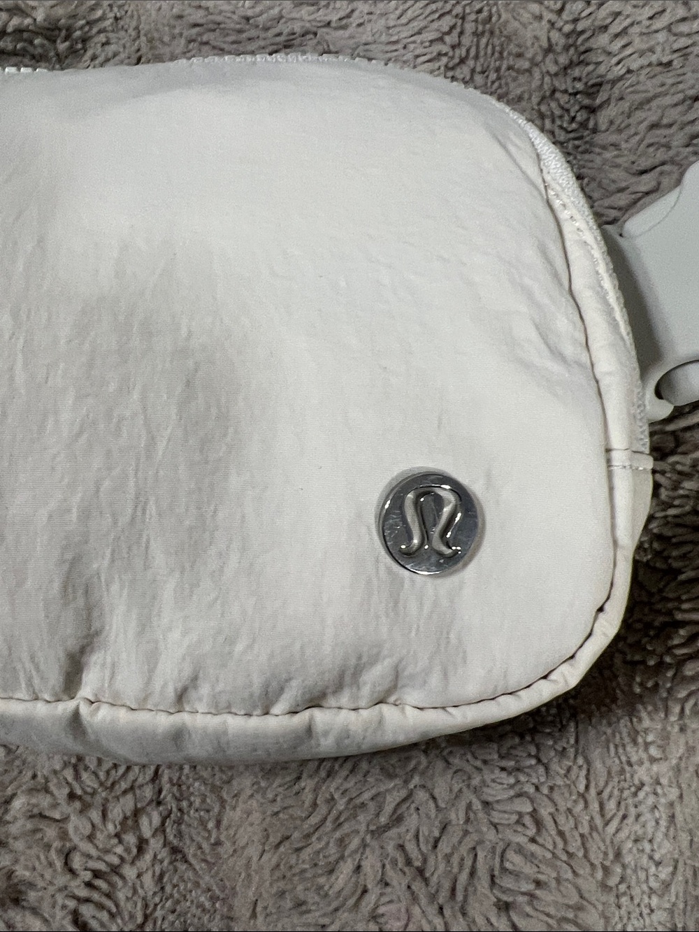 lululemon athletica everywhere Belt Bag with long strap - Picture 3 of 7
